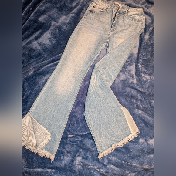 KanCan Flare Curvy High Rise Slit Frayed Hem Jean - Picture 3 of 6